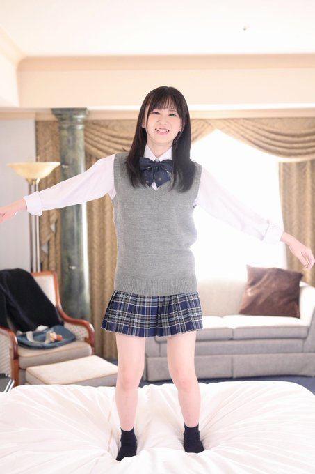 東雲梓(東雲あずさ)出道作品番號及封面，東雲梓個人簡介