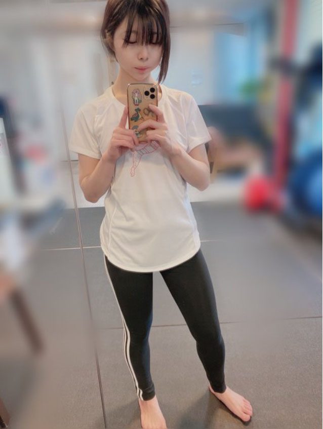 浜邊小鳥(浜辺ことり)出道作品番號及封面，浜邊小鳥個人簡介