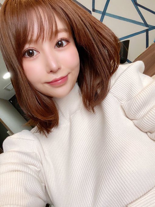 桃瀬久留美(桃瀬くるみ)出道作品番號及封面,桃瀬久留美個人簡介