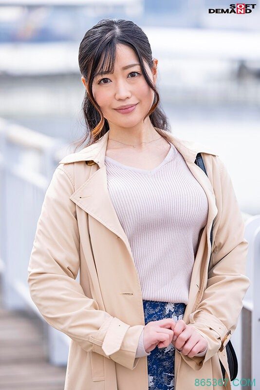 (SDTH-019)知名餐廳的百人斬服務生！ G罩杯的她超想和男優做的！