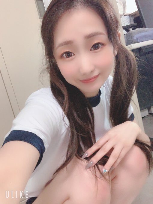 泉亞彌(泉あや)出道作品番號及封面，泉亞彌個人簡介