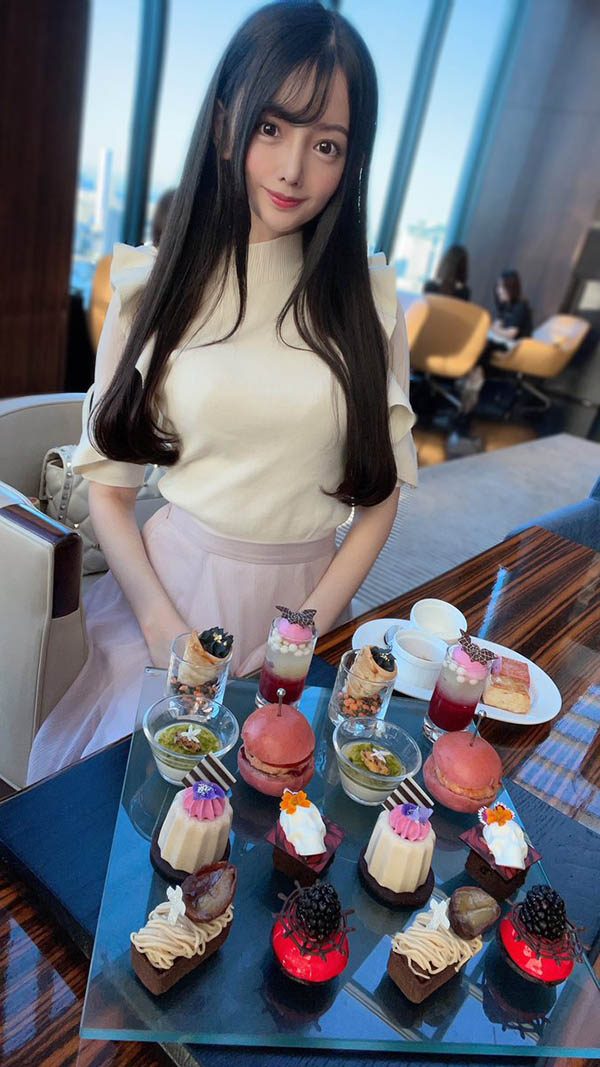 甜美美少女类型，柳井阳菜(柳井ひな)个人简介