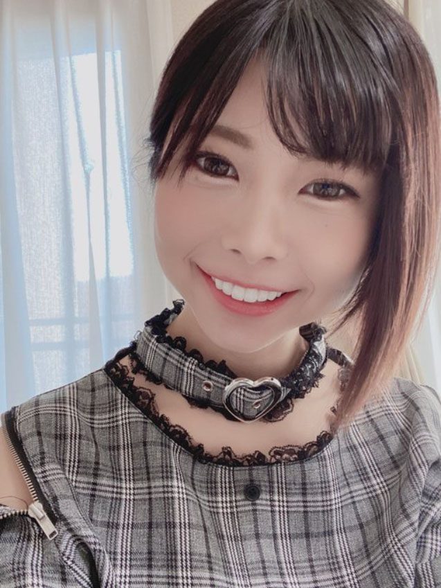 浜邊小鳥(浜辺ことり)出道作品番號及封面，浜邊小鳥個人簡介