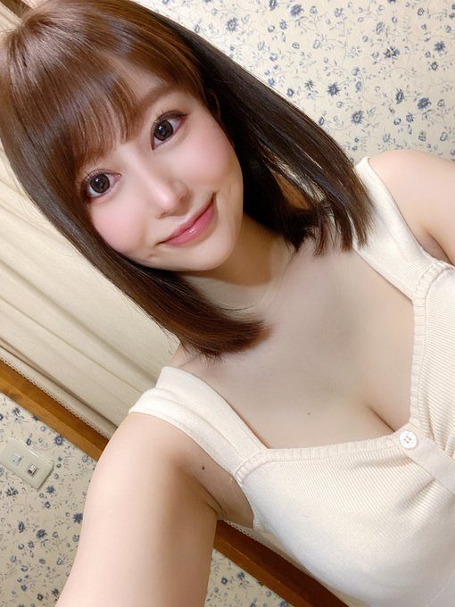 桃瀬久留美(桃瀬くるみ)出道作品番號及封面,桃瀬久留美個人簡介