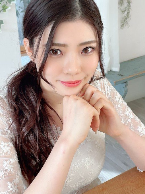 詩織(しおり)出道作品番號及封面,詩織個人簡介