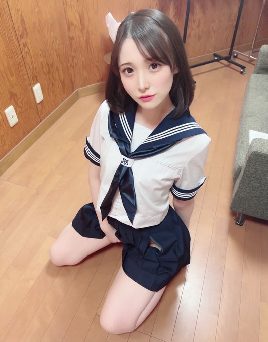 白石桃(白石もも)出道作品番號及封面，白石桃個人簡介