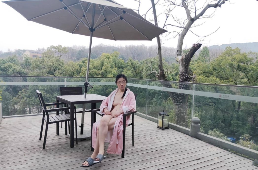 又是一個半老徐娘，不知道零件鬆了沒？[21P]