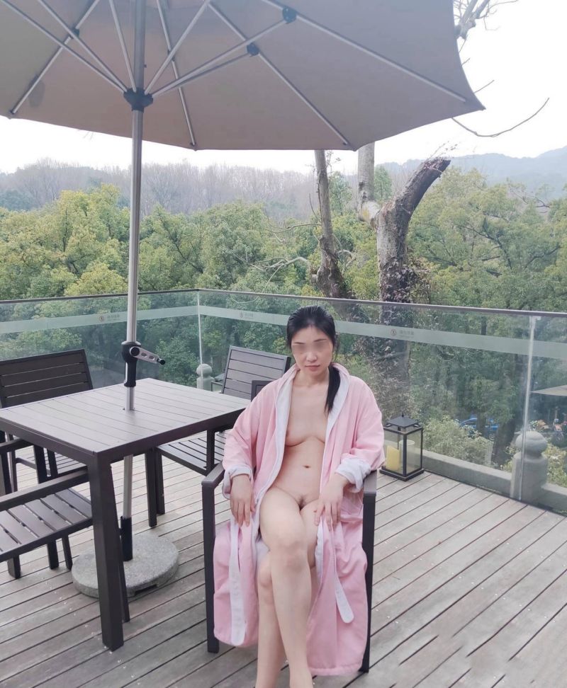 又是一個半老徐娘，不知道零件鬆了沒？[21P]