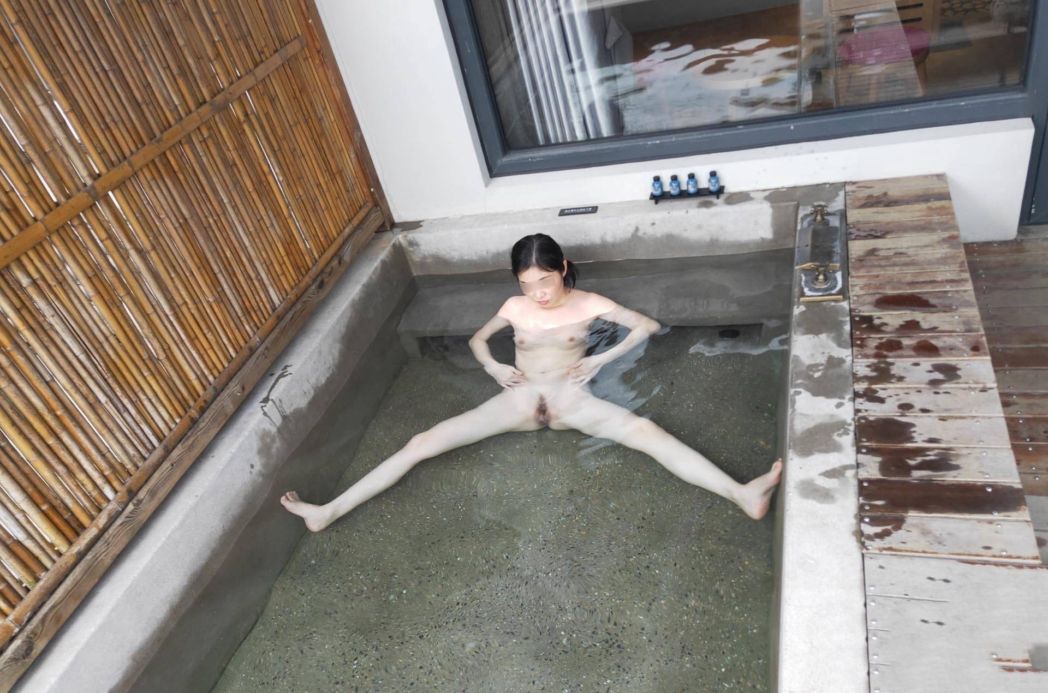 又是一個半老徐娘，不知道零件鬆了沒？[21P]