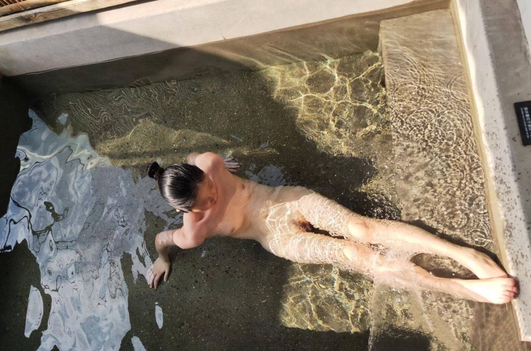 又是一個半老徐娘，不知道零件鬆了沒？[21P]