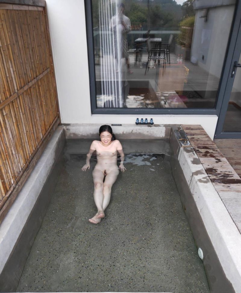 又是一個半老徐娘，不知道零件鬆了沒？[21P]