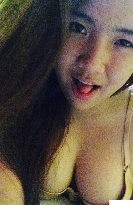 大學老師情人把淫蕩的身材展示給大家觀賞[22P]