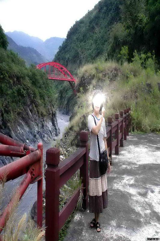 郊外大膽外拍 [20P]