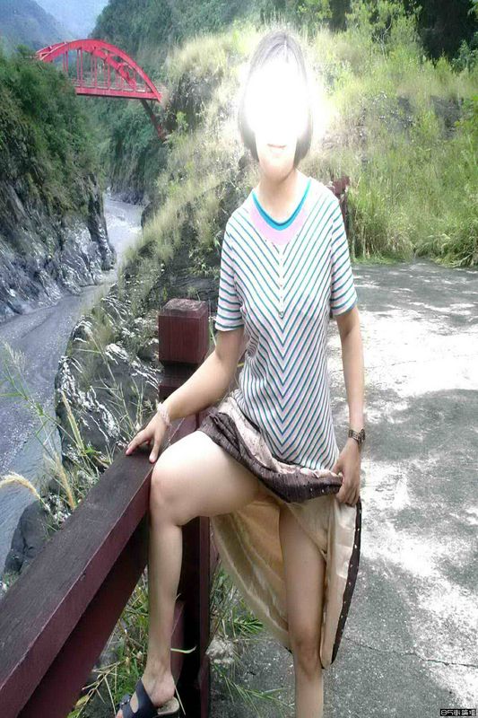 郊外大膽外拍 [20P]