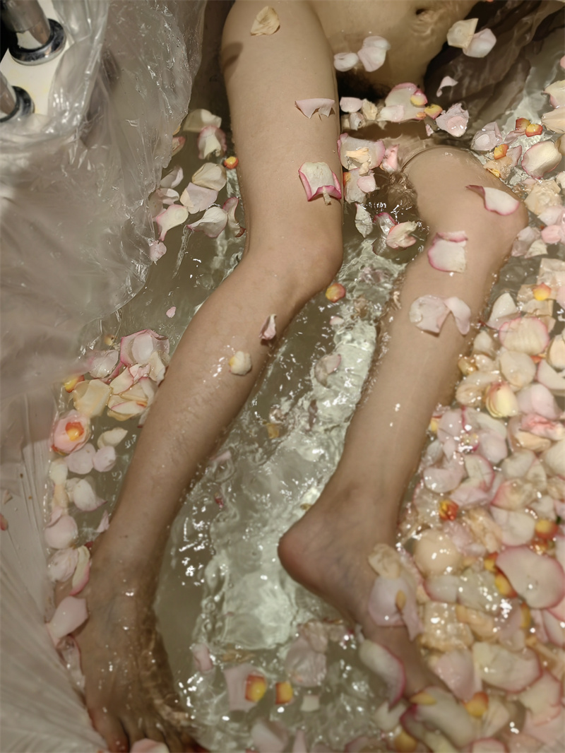 [旧叙原创]騷妻古風薄紗情趣勾引第一次展示身體又美又騷期待以後活動手寫驗證 [21P]