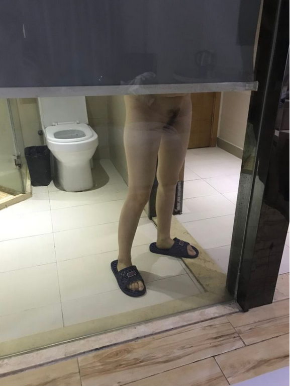 第一次參加夫妻活動，抱著人妻在浴室大干[10P]