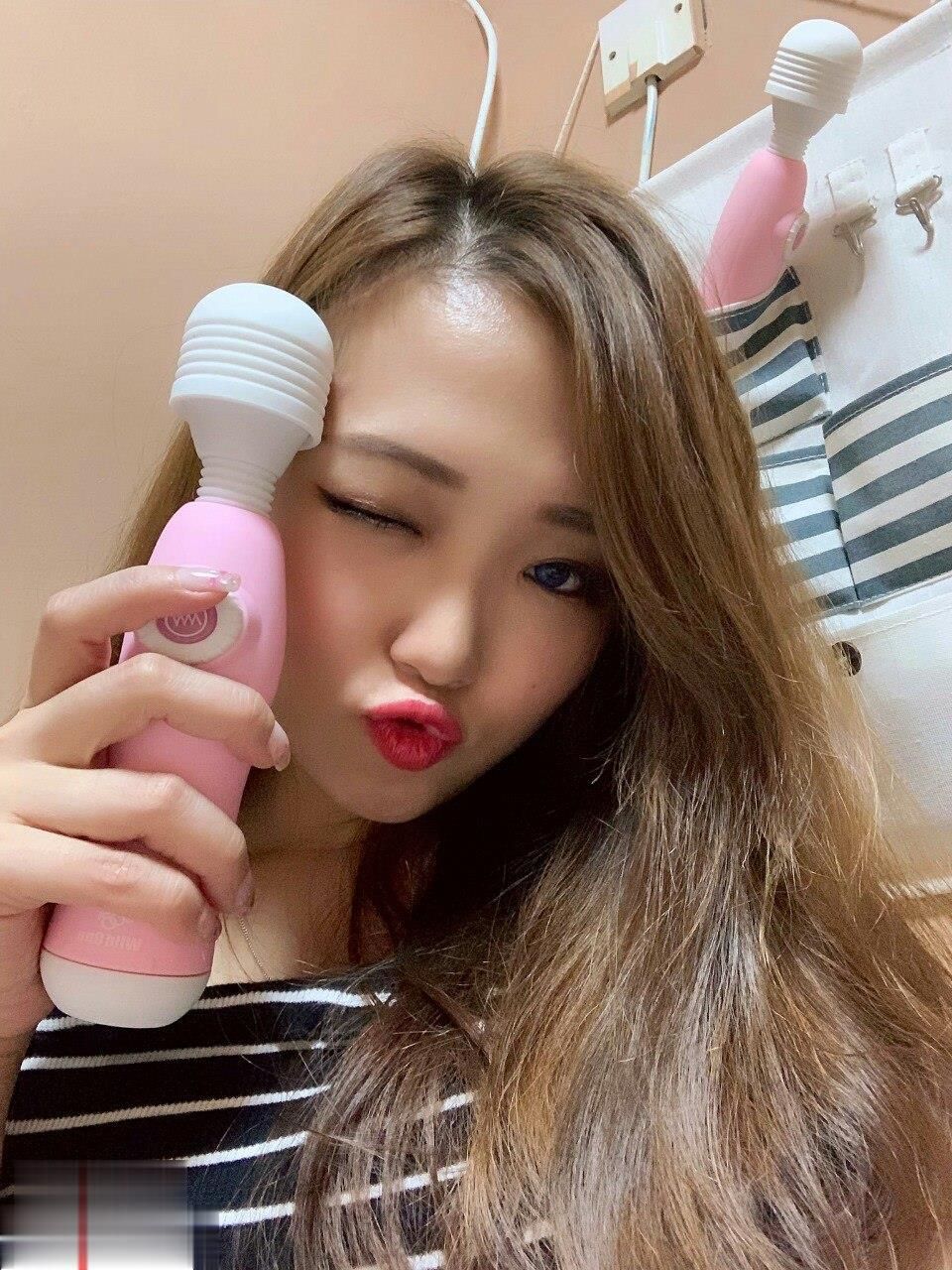 萌妹露露臉發騷自拍[14P]