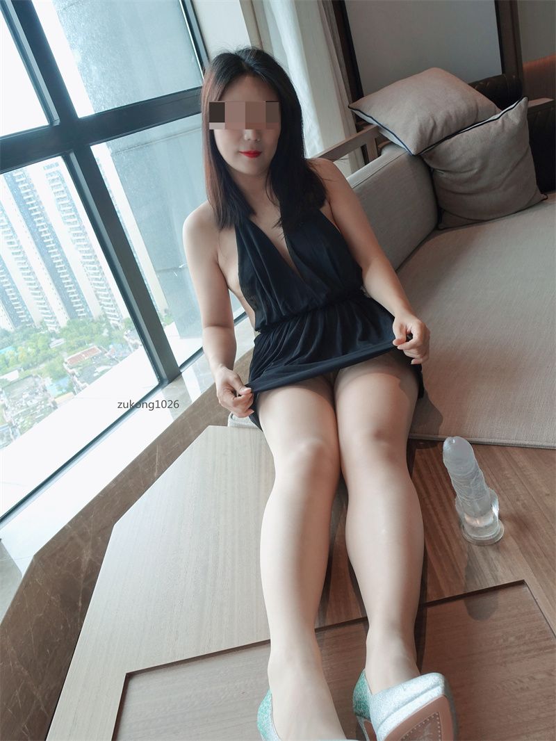 [原创][足控淫妻社]廣東東莞夫妻二人尋找珠三角素質單男常在東莞市區單男身材得好點可以略胖但是別有大肚腩[26P]