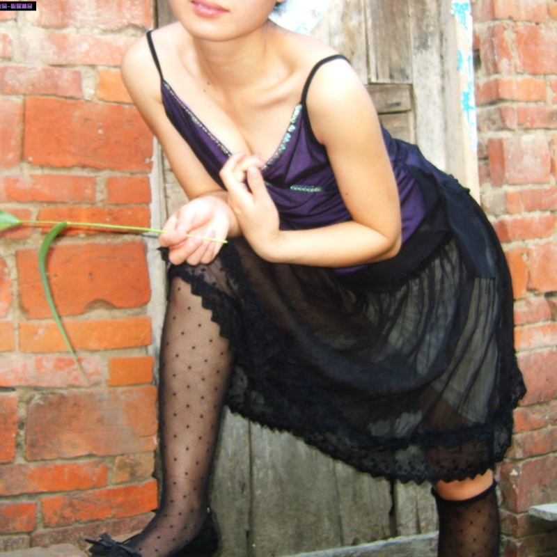 夫妻自拍女的笑起來甜[44P]