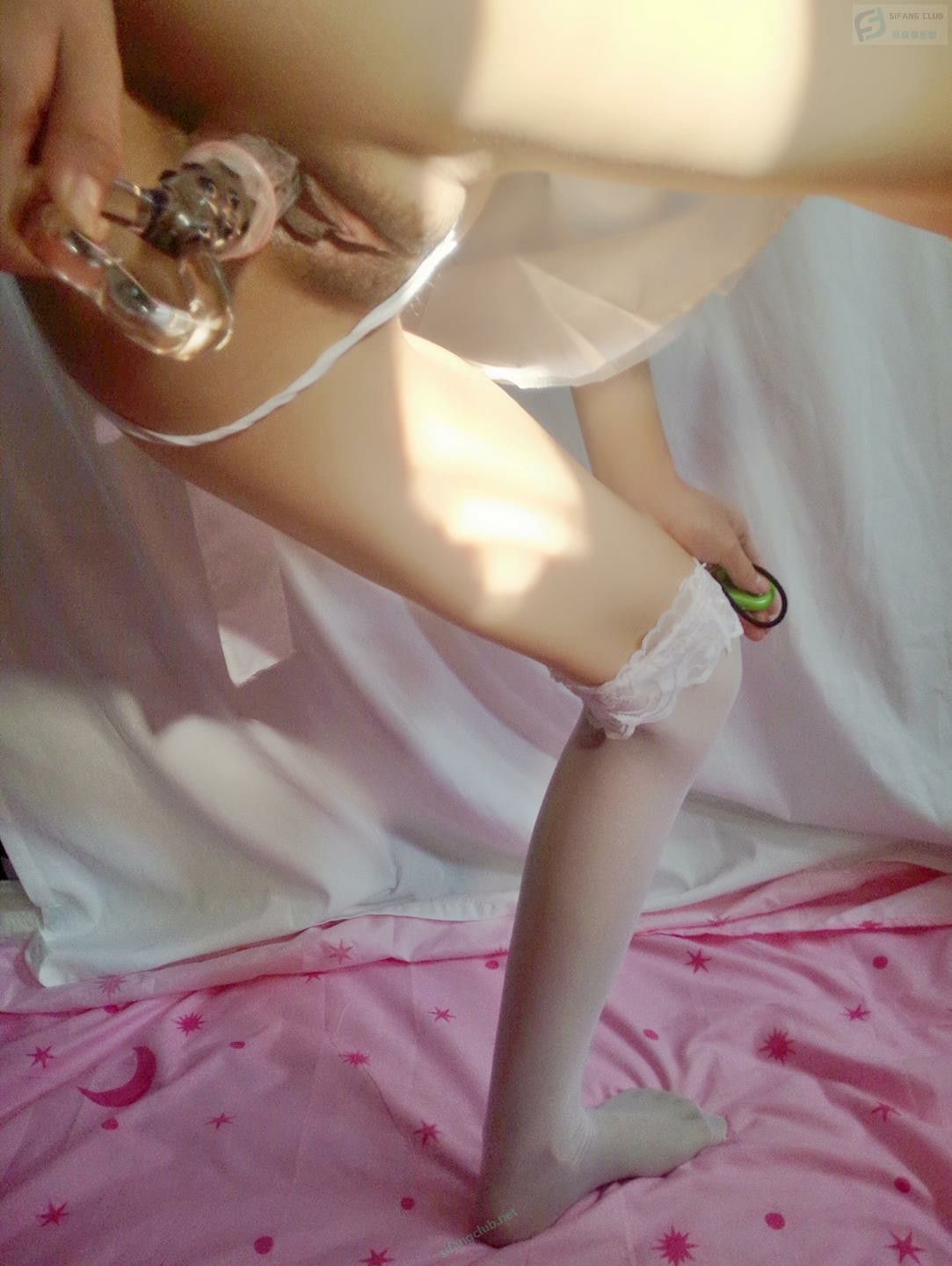 護士的粉嫩小穴愛上水晶棒[30P]