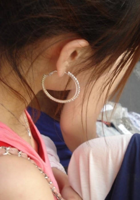 無乳 胸チラ エロ画像 【15】