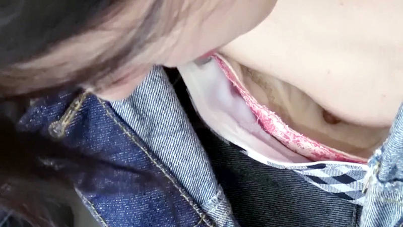 無乳 胸チラ エロ画像 【67】