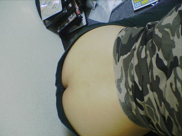 半ケツ 街撮り 尻チラ ローライズ エロ画像 【9】