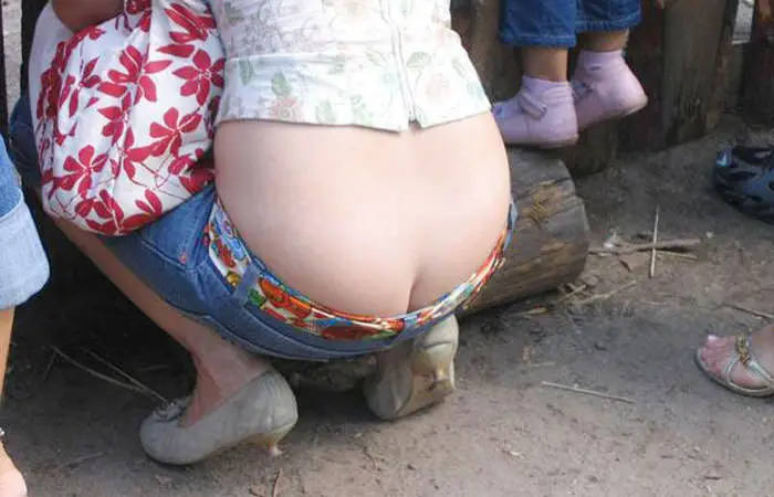 半ケツ 街撮り 尻チラ ローライズ エロ画像 【13】