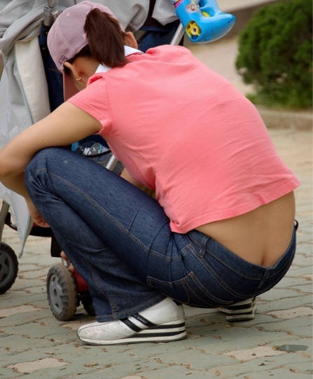 半ケツ 街撮り 尻チラ ローライズ エロ画像 【17】