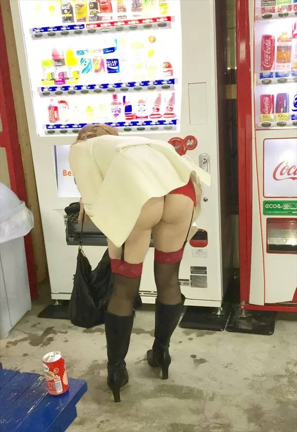 半ケツ 街撮り 尻チラ ミニスカ エロ画像 【45】