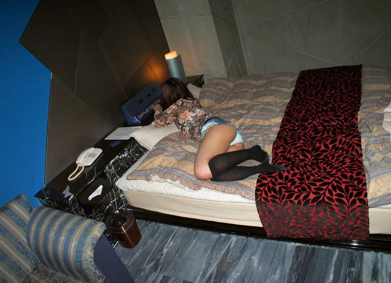 ギャル ホテル パンチラ エロ画像 【4】