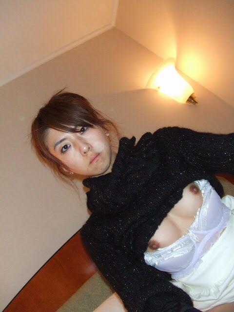 ニット ポロリ おっぱい エロ画像 【47】