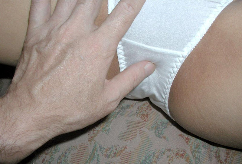 パンツ越し マンコ エロ画像 【43】