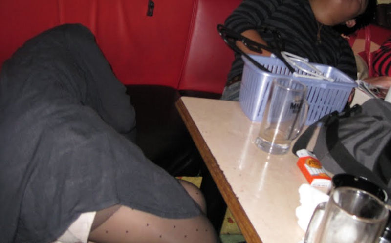 寝る パンチラ エロ画像 【39】