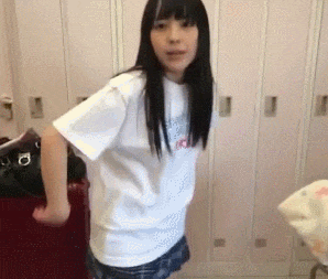 スカート たくし上げ パンチラ GIF エロ画像 【6】