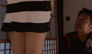 スカート たくし上げ パンチラ GIF エロ画像 【8】