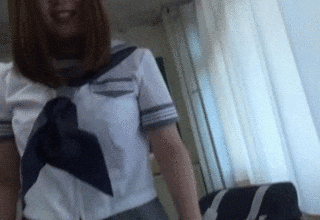 スカート たくし上げ パンチラ GIF エロ画像 【19】