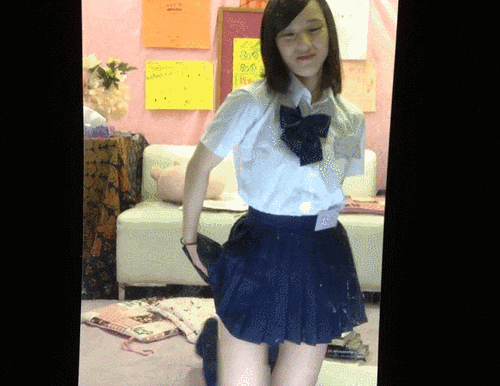 スカート たくし上げ パンチラ GIF エロ画像 【28】