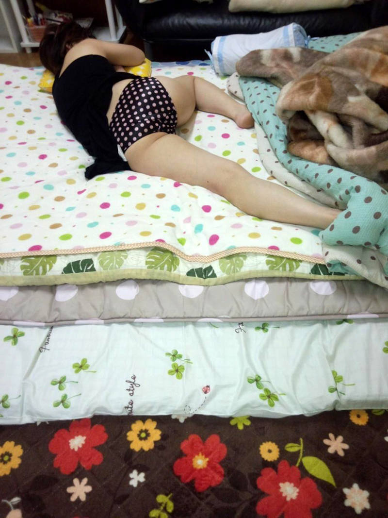 パンツ 寝る エロ画像 【57】