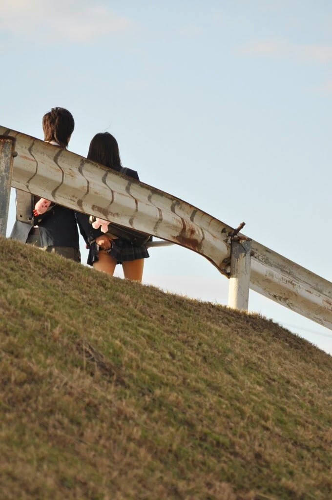 彼女 お尻 触る カップル 街撮り エロ画像 【19】