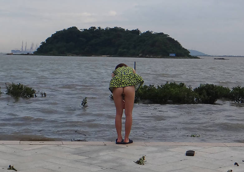 ワンピース ノーパン エロ画像 【4】