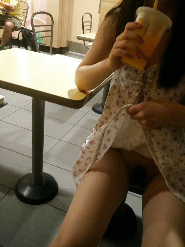 ワンピース ノーパン エロ画像 【25】