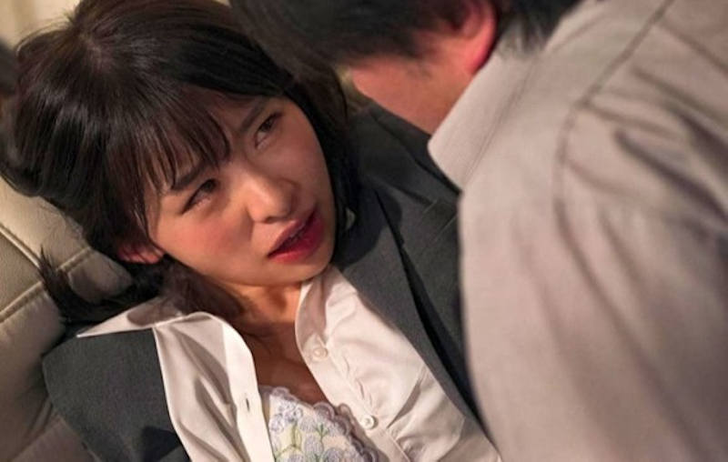 出張 ホテル 夜這い OL エロ画像 【12】