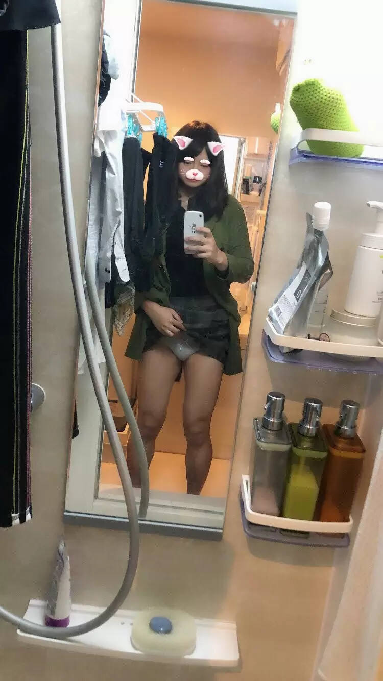 自撮り チラリズム パンチラ エロ画像 【14】