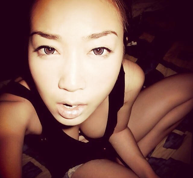 自撮り チラリズム 胸チラ エロ画像 【30】