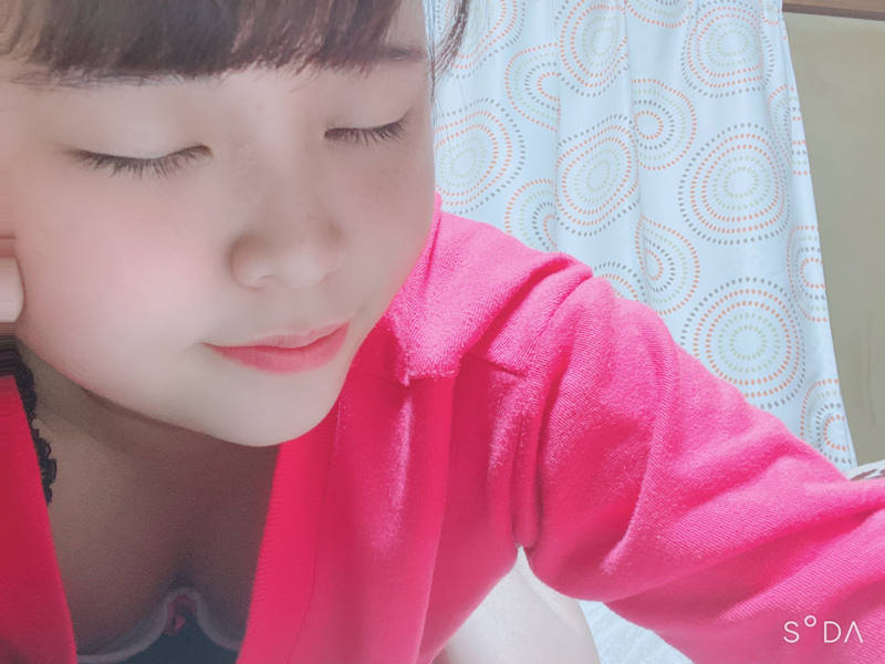 自撮り チラリズム 胸チラ エロ画像 【36】