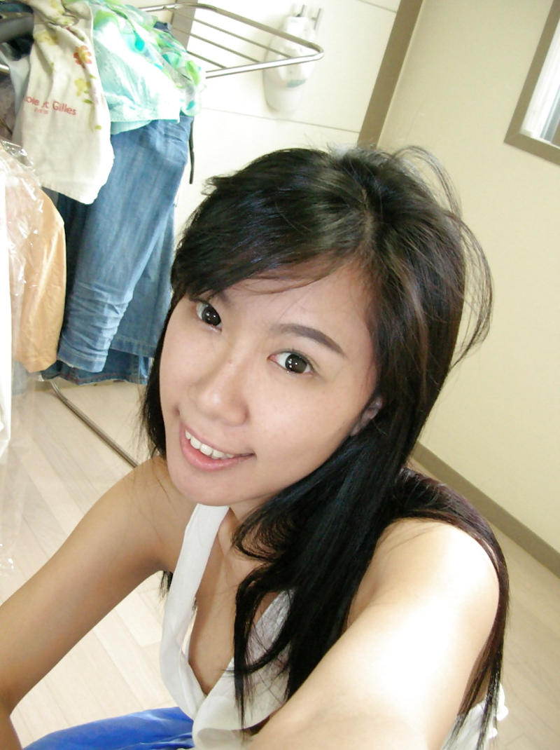 自撮り チラリズム 胸チラ エロ画像 【44】