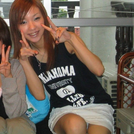 旅行 記念写真 パンチラ エロ画像 【4】