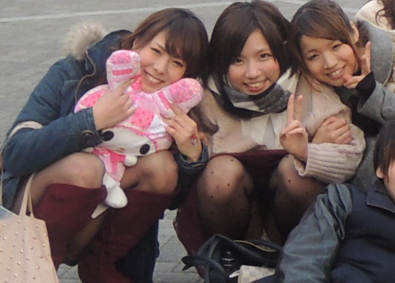 旅行 記念写真 パンチラ エロ画像 【7】