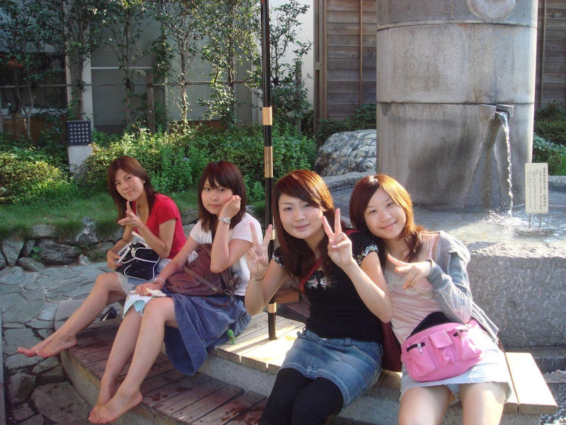 旅行 記念写真 パンチラ エロ画像 【14】